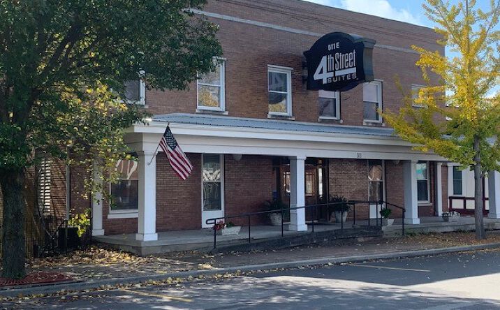 Pictures of Retail, Office, Special Purpose property located at 511 E 4th St, Huntingburg, IN 47542 for lease - image #1
