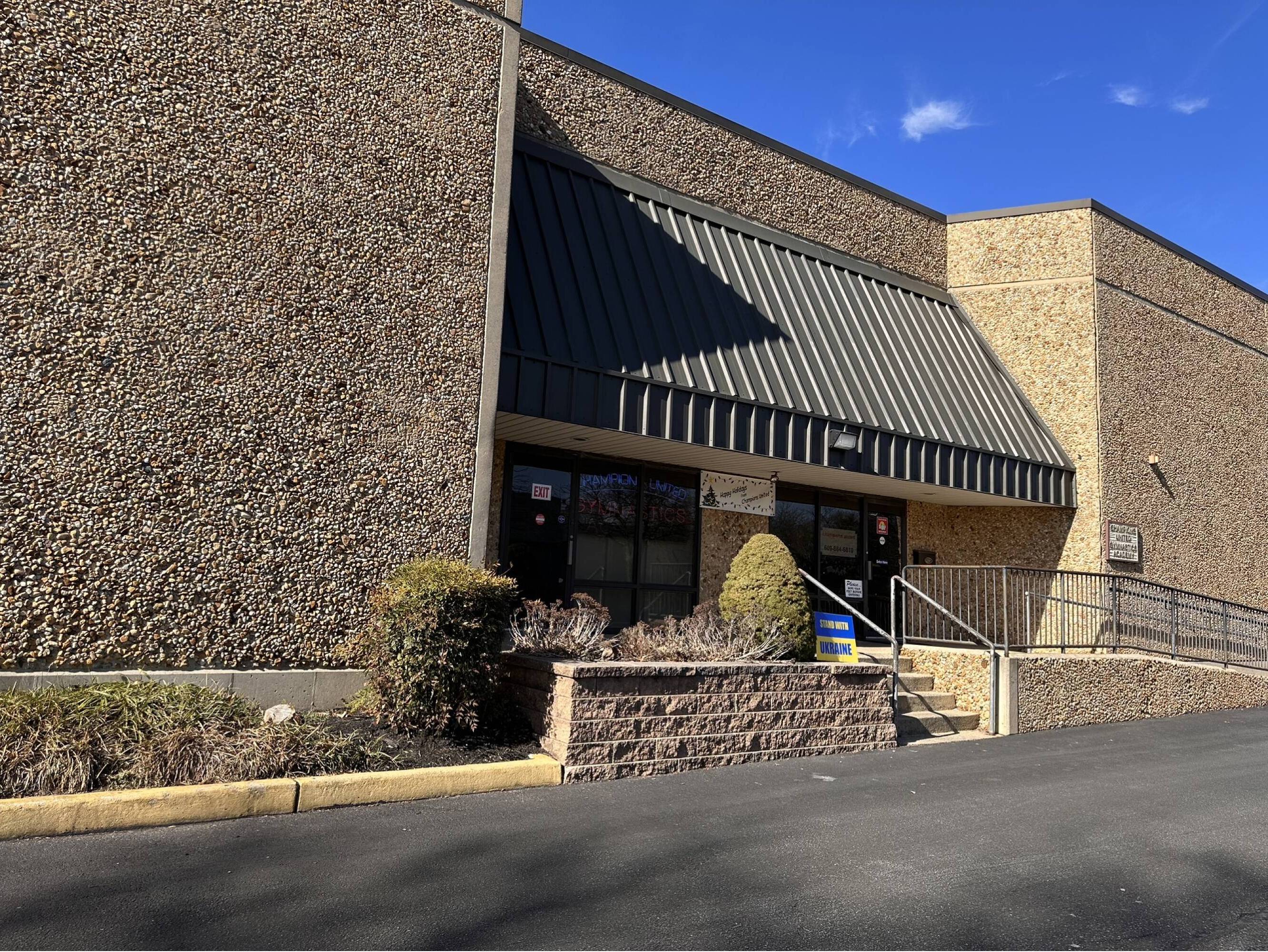 824 E Gate Dr, Mt Laurel Township, NJ 08054