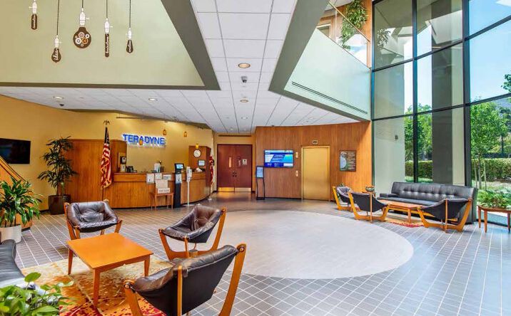 Pictures of Office property located at 30701 Agoura Rd, Agoura Hills, CA 91301 for lease - image #1