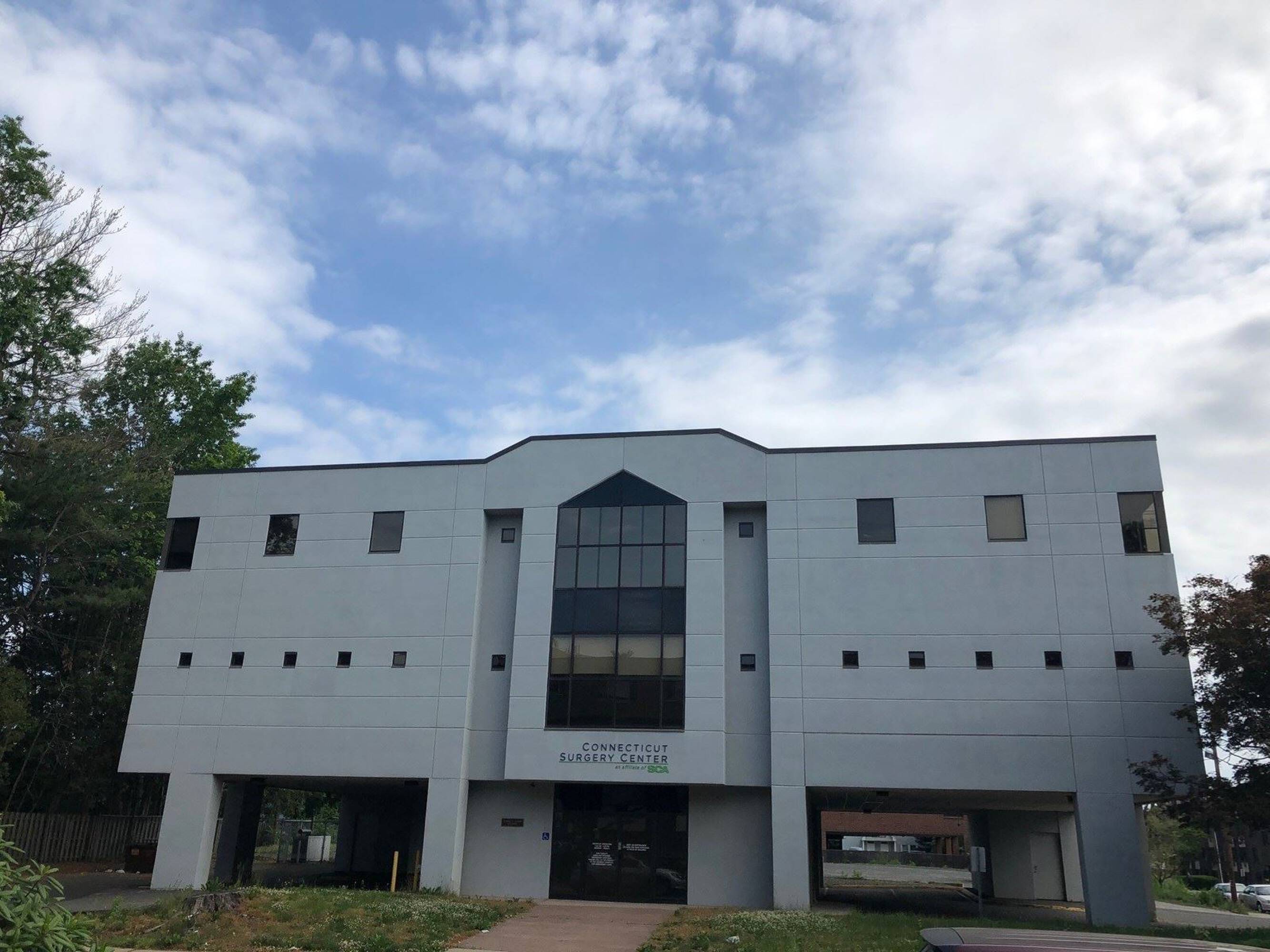 81 Gillette St, West Hartford, CT 06119