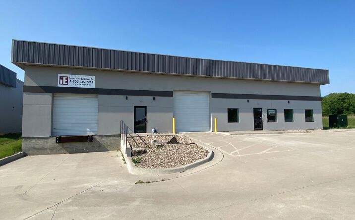 Pictures of Industrial property located at 10907 Industrial Cir, Peculiar, MO 64078 for lease - image #1