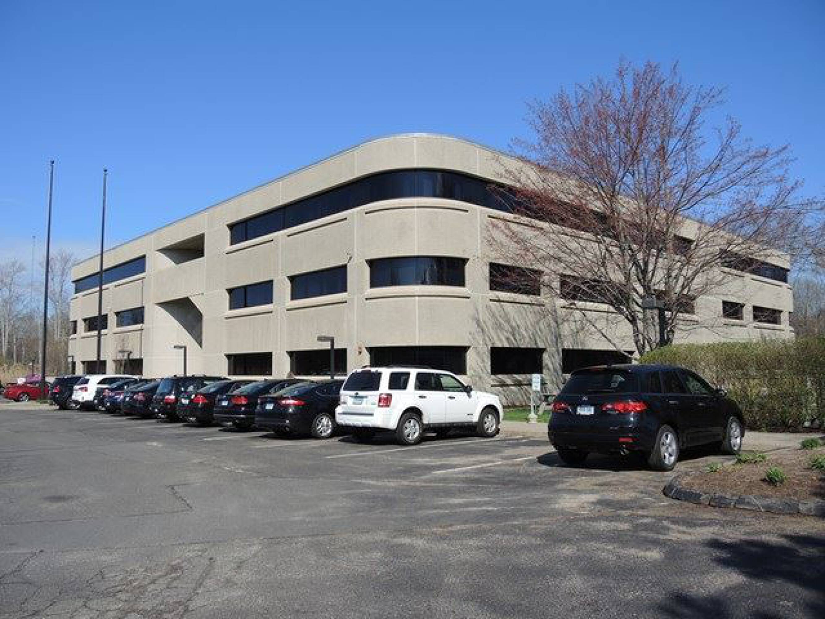 76 Batterson Park Rd, Farmington, CT 06032