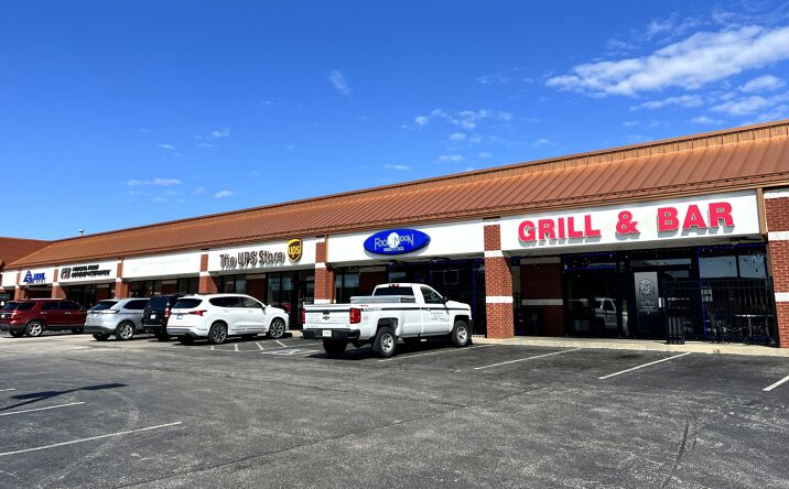 Pictures of Retail, Office, Restaurant property located at 5625 Pearl Dr, Evansville, IN 47712 for lease - image #1