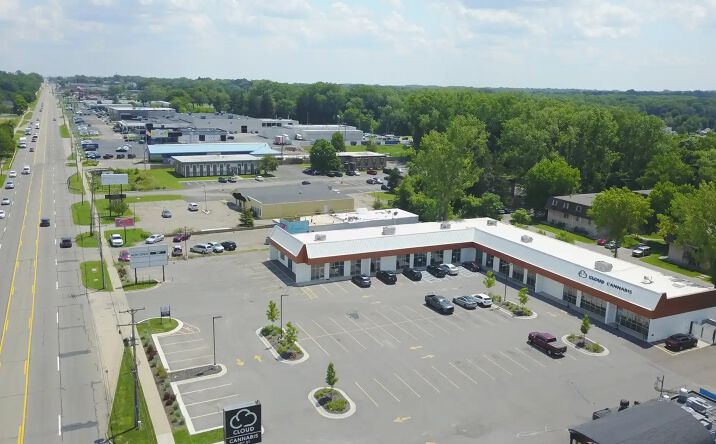 Pictures of Retail property located at 928 28th St SE, Grand Rapids, MI 49508 for lease - image #1