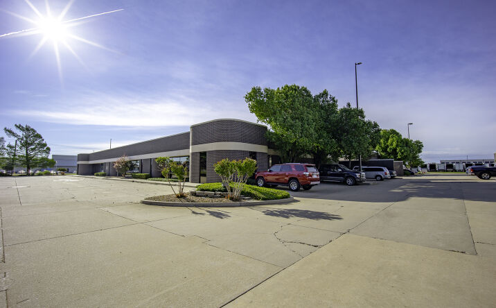 Pictures of Office, Industrial property located at 235 N MacArthur Blvd, Oklahoma City, OK 73127 for lease - image #1
