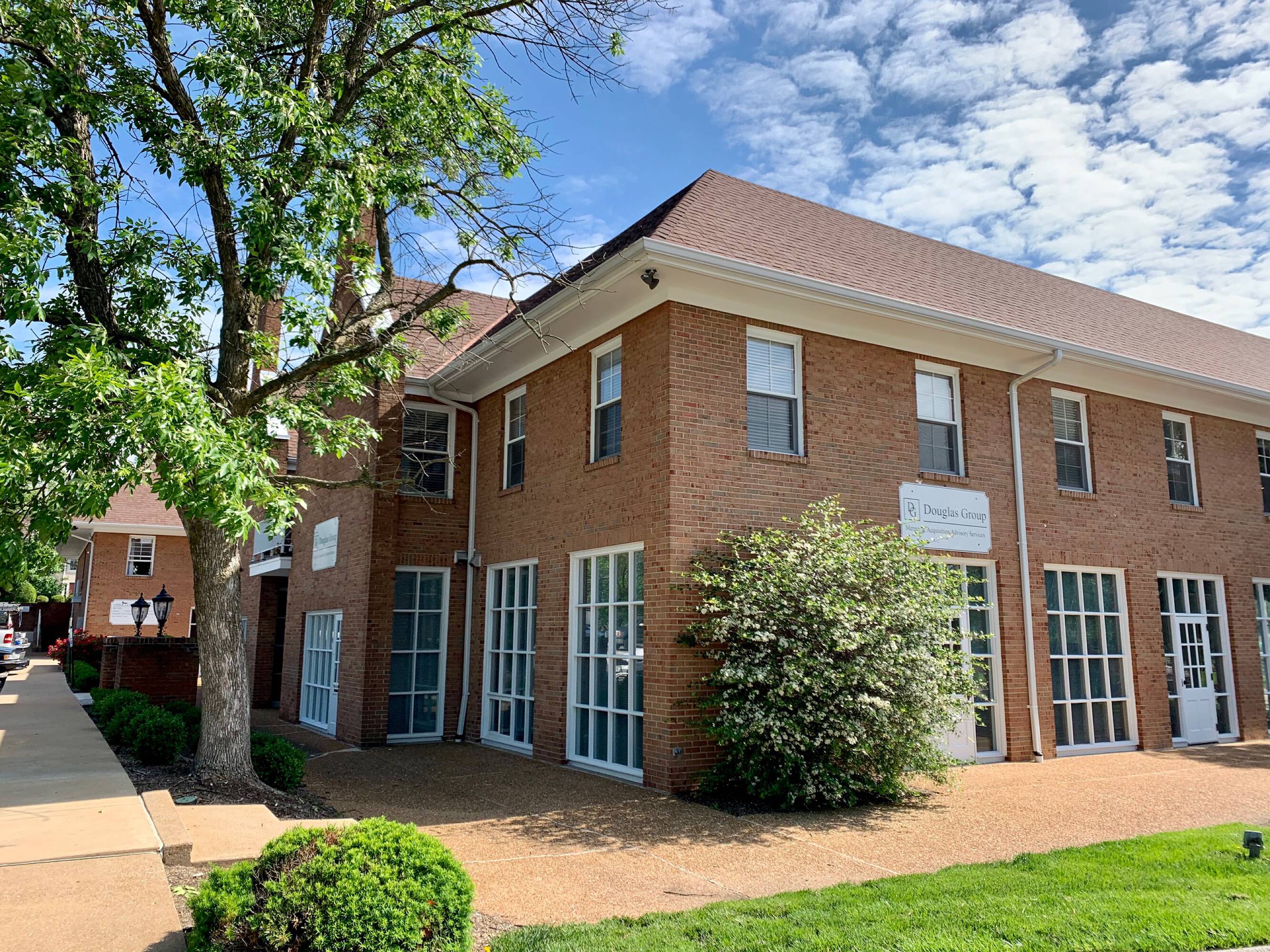 716 Old Frontenac Square, Frontenac, MO 63131