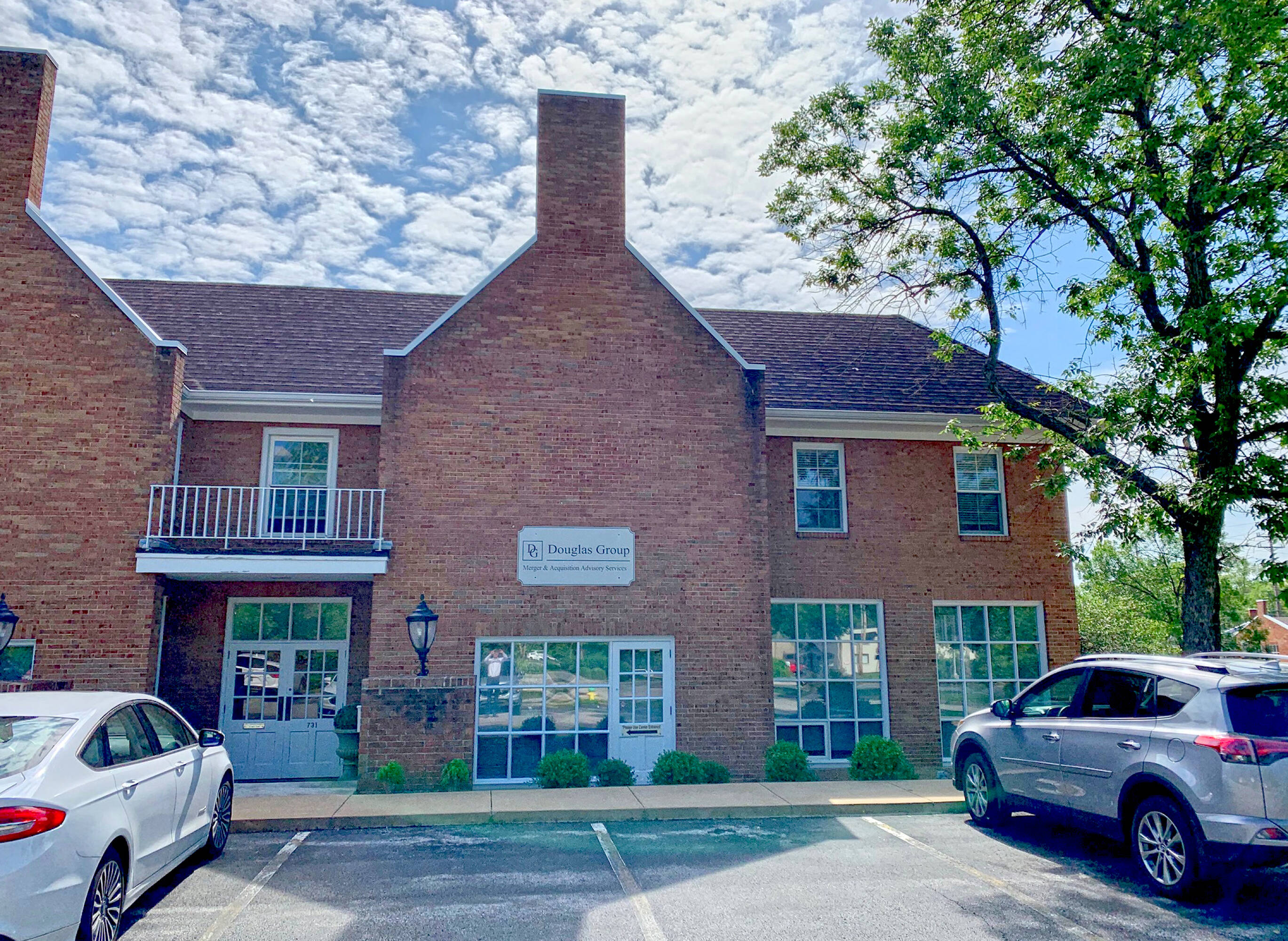 716 Old Frontenac Square, Frontenac, MO 63131