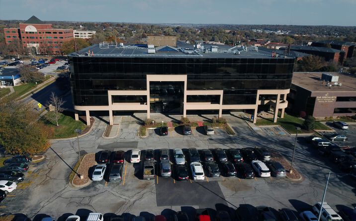 Pictures of Office property located at 9290 W Dodge Rd, Omaha, NE 68114 for lease - image #1