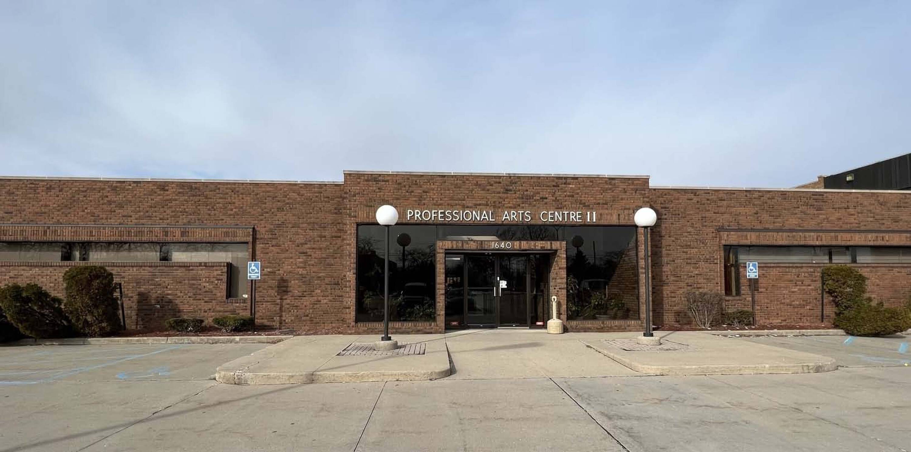 1640 Fort St, Trenton, MI 48183