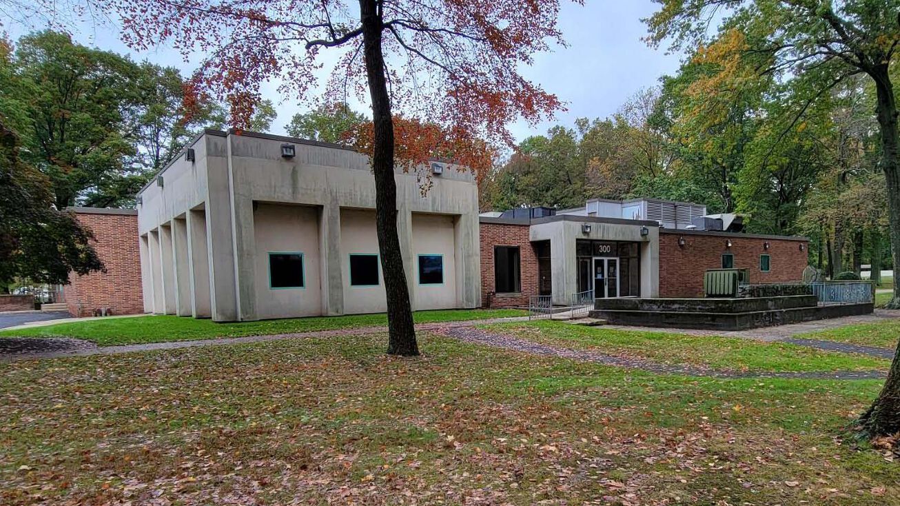 300 Fidelity Plaza, North Brunswick Township, NJ 08902 Office Space