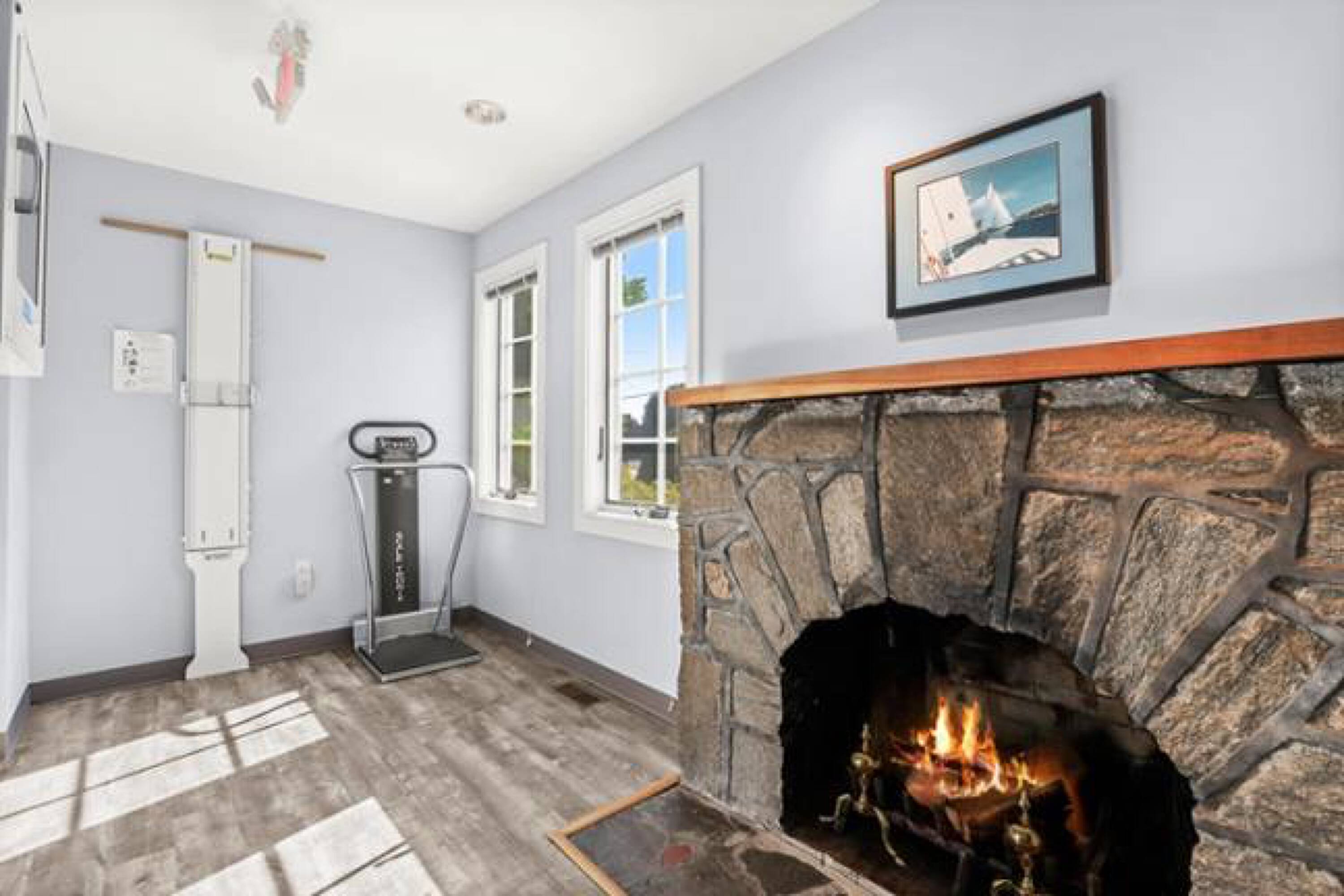 95 Reef Rd, Fairfield, CT 06824