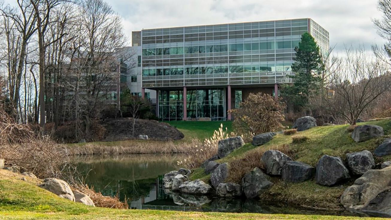 4020 Kinross Lakes Pkwy, Richfield, OH 44286