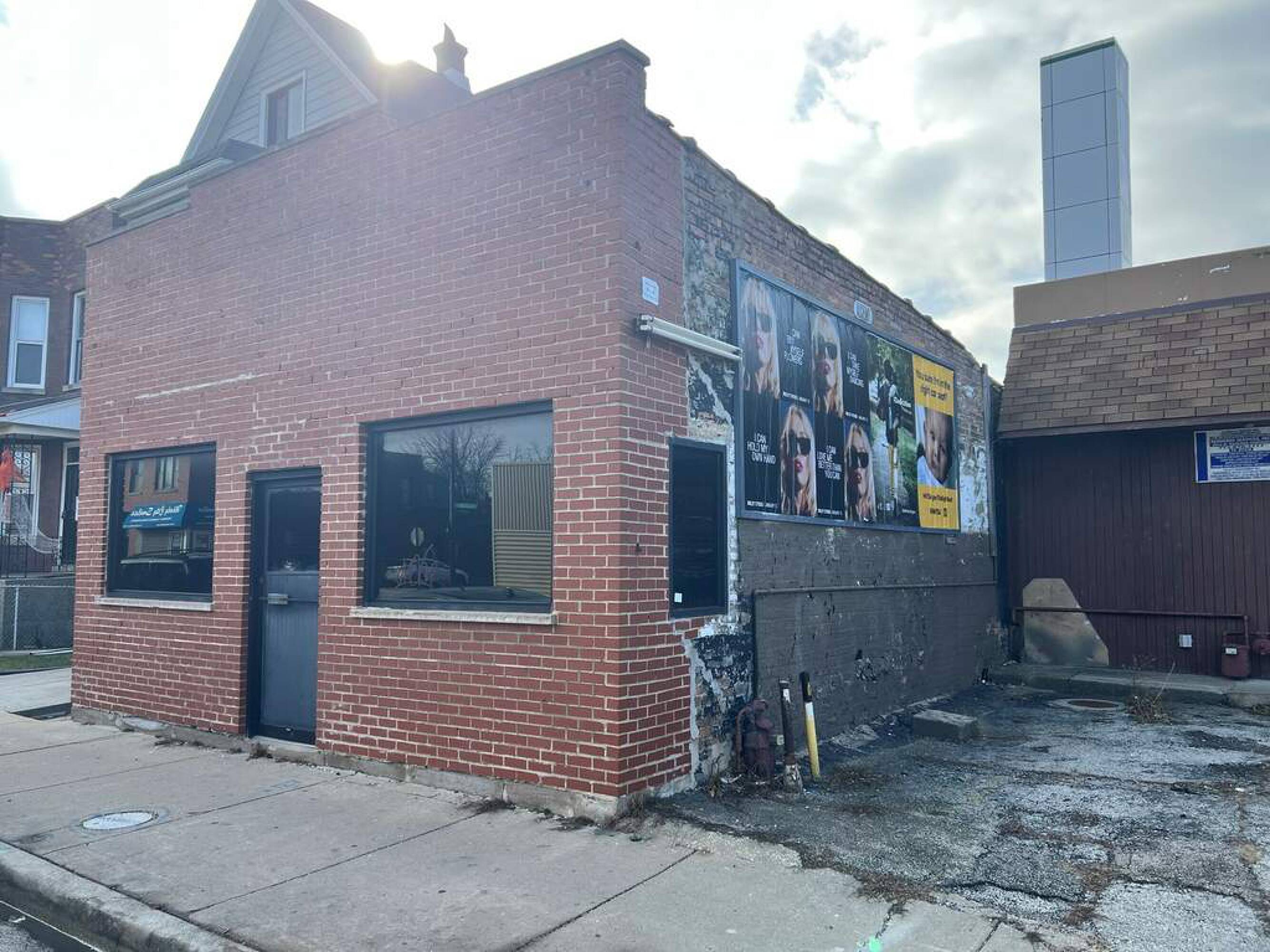 3523 N Kedzie Ave, Chicago, IL 60618