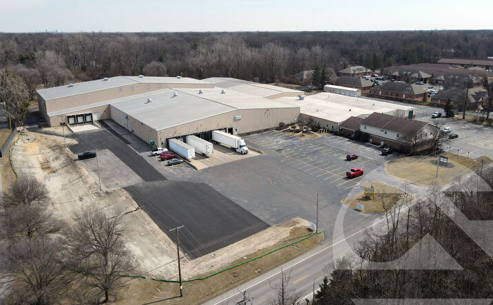 Pictures of Industrial property located at 2840 Centennial Rd, Toledo, OH 43617 for lease - image #1