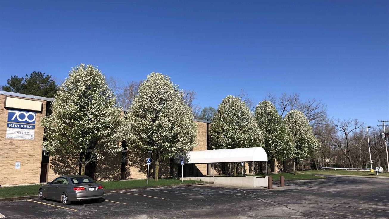 700 E Beardsley Ave, Elkhart, IN 46514 Retail Space for Lease 700 E