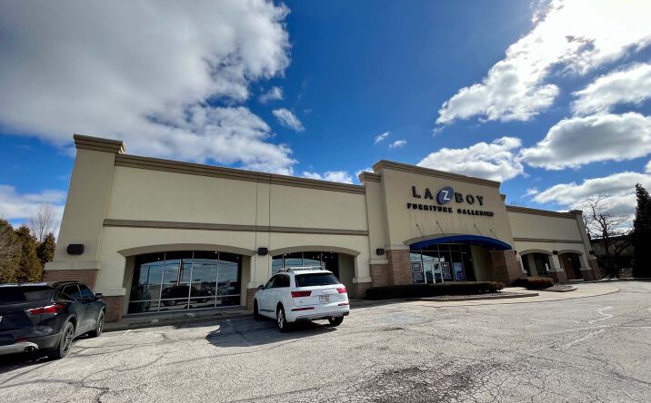 Pictures of Retail property located at 2075 Niles Cortland Rd SE, Warren, OH 44484 for lease - image #1