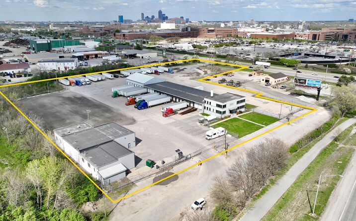 Pictures of Industrial property located at 1560 W Raymond St, Indianapolis, IN 46221 for lease - image #1