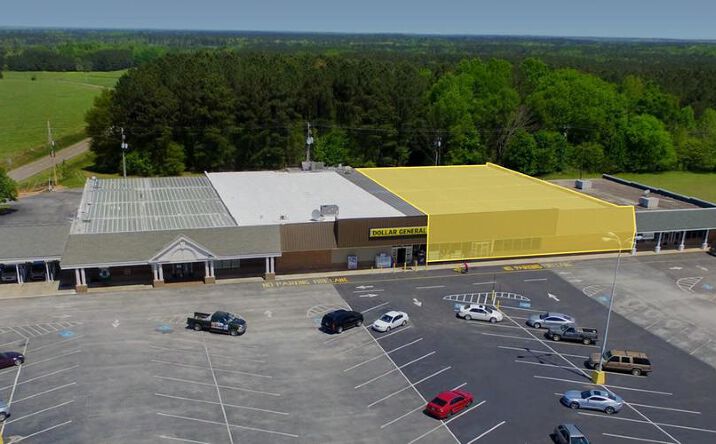 Pictures of Retail property located at 227 Apple Square Plaza, Edgefield, SC 29824 for lease - image #1