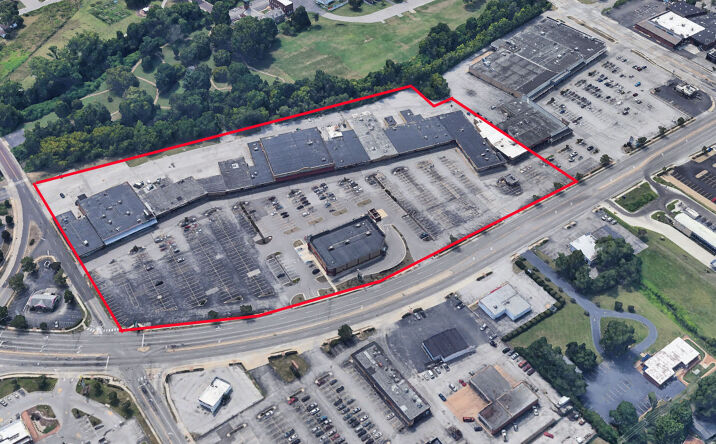 Pictures of Retail property located at 492 N Hwy 67, Florissant, MO 63031 for lease - image #1