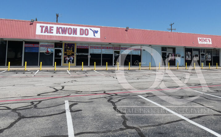 Pictures of Retail property located at 813 Oram St, Arlington, TX 76010 for lease - image #1