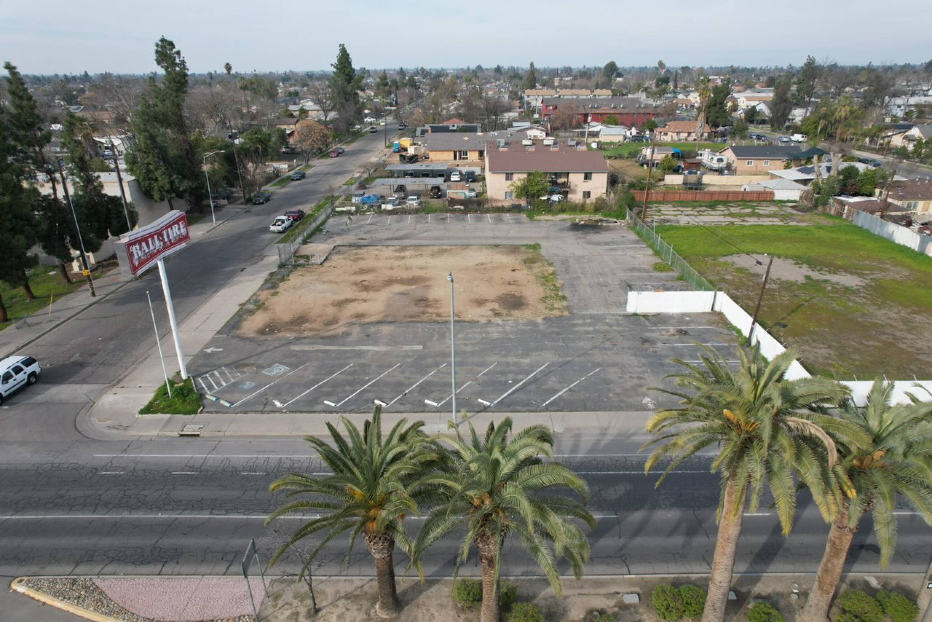 4741 E Kings Canyon Rd, Fresno, CA 93702