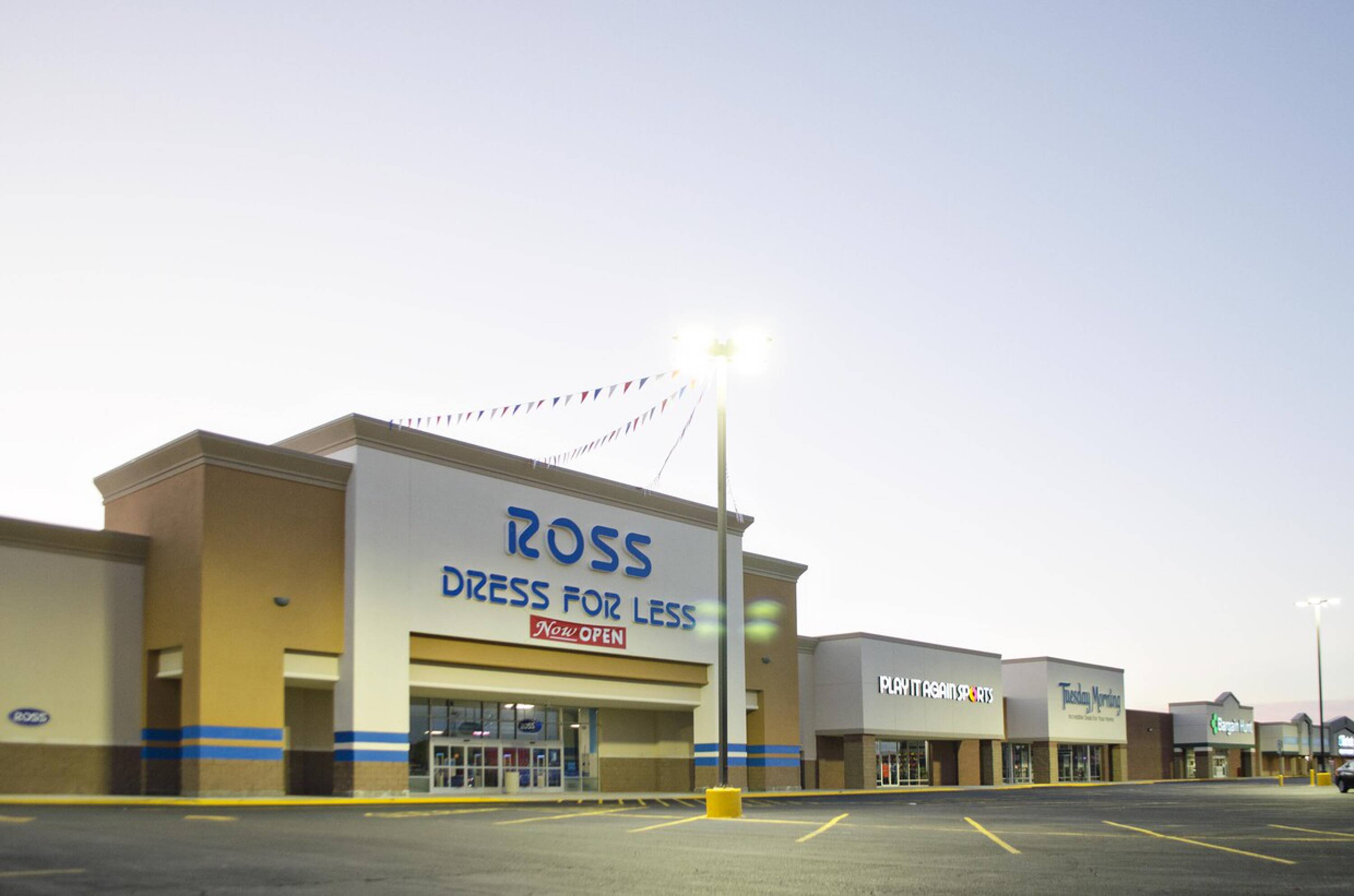 2010 S Caraway Rd, Jonesboro, AR 72401