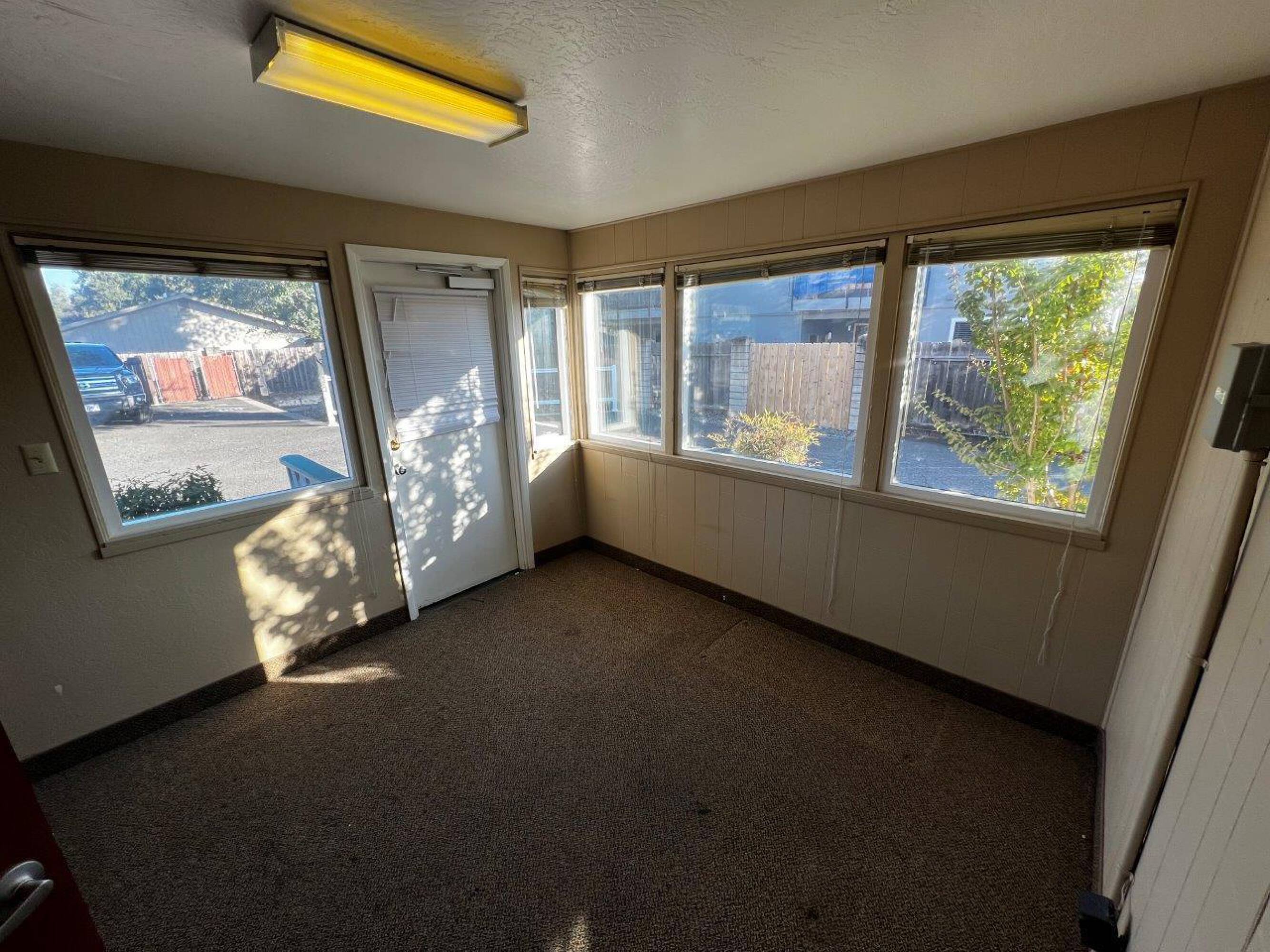 3241 Churn Crk Rd, Redding, CA 96002