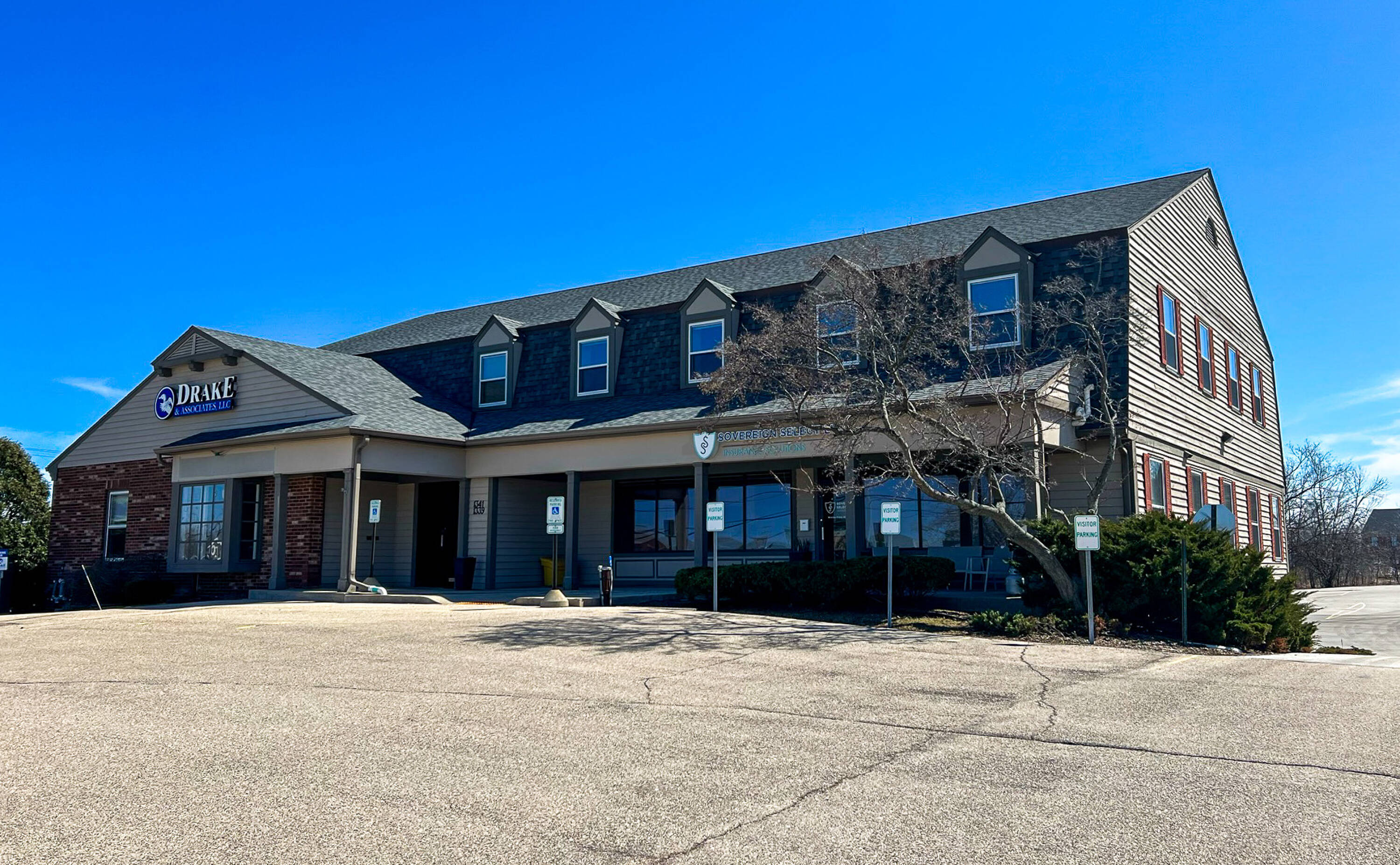 1339 W Mequon Road, Mequon, WI 53092