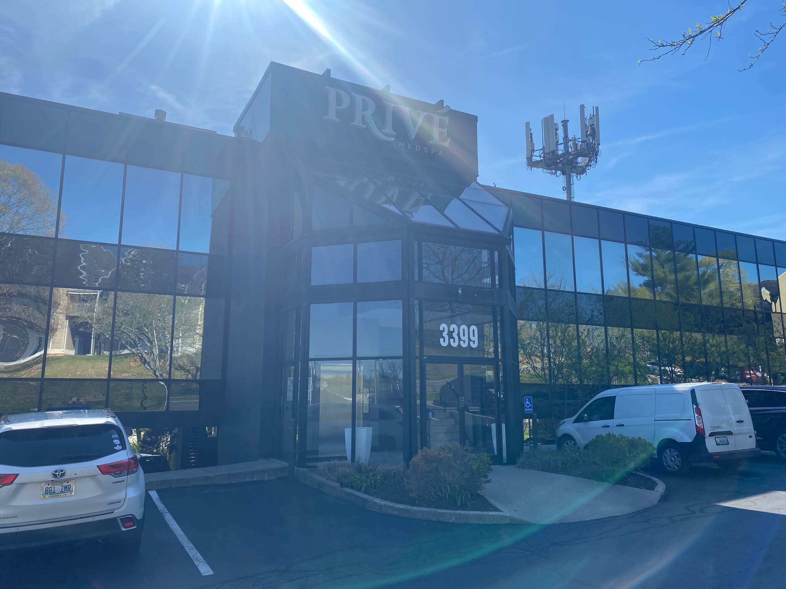 3399 Tates Creek Rd, Lexington, KY 40502