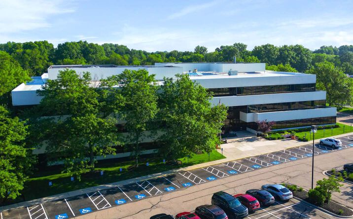 Pictures of Office property located at 200 E Campus View Blvd, Columbus, OH 43235 for lease - image #1