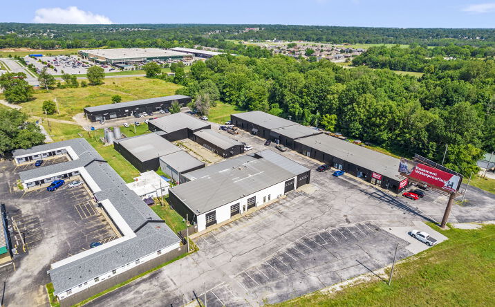 Pictures of Industrial, Retail property located at 1753 S W Bypass, Springfield, MO 65807 for lease - image #1