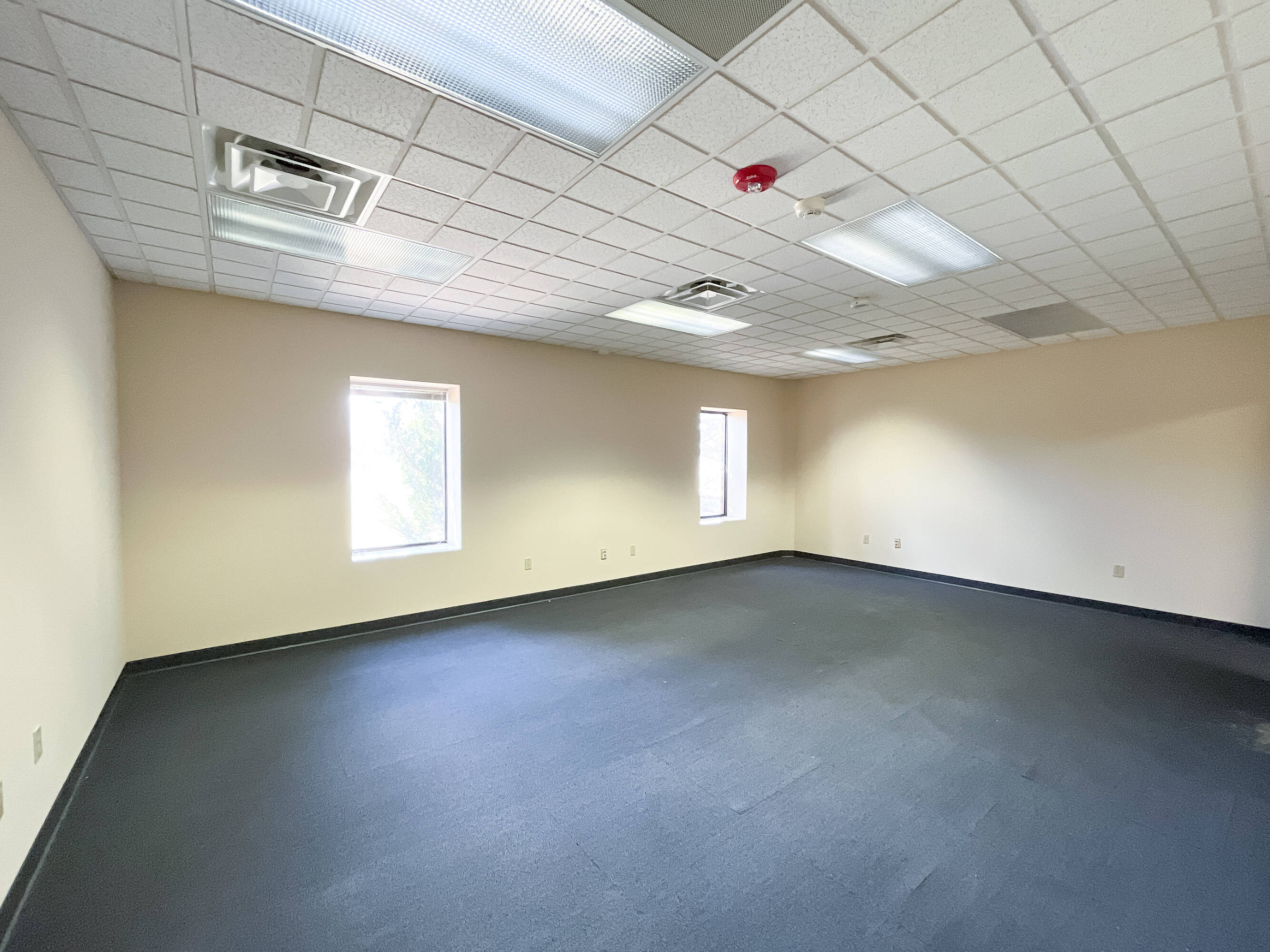 1302 N Grand St, Hutchinson, KS 67501