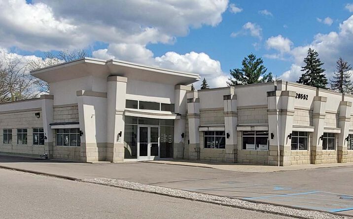 Pictures of Office property located at 28552 Orchard Lake Rd, Farmington Hills, MI 48334 for lease - image #1