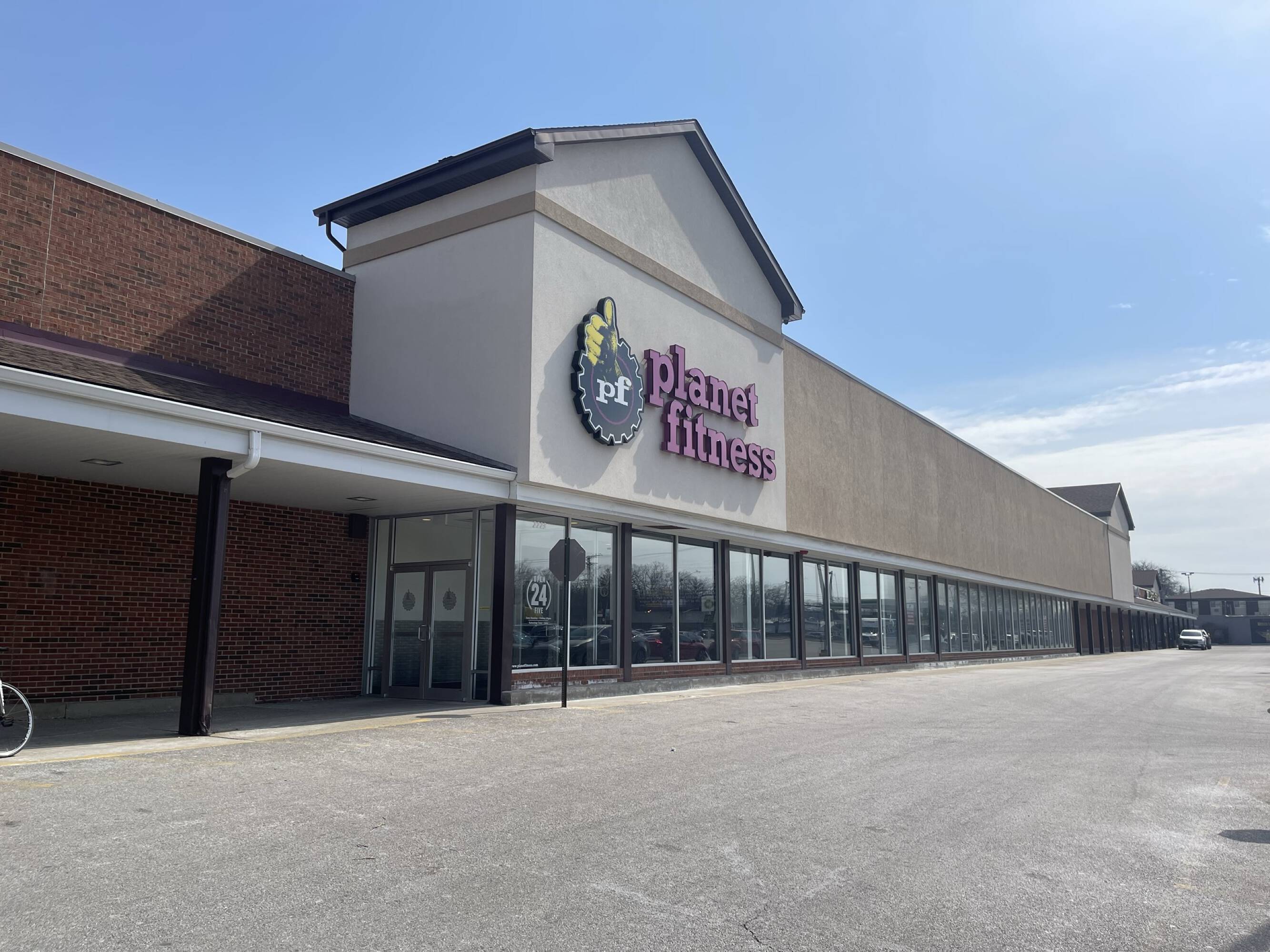 2229 N Lewis Ave, Waukegan, IL 60087