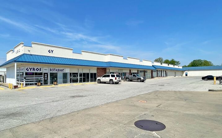 Pictures of Retail property located at 3010 MO-94, Saint Charles, MO 63301 for sales - image #1