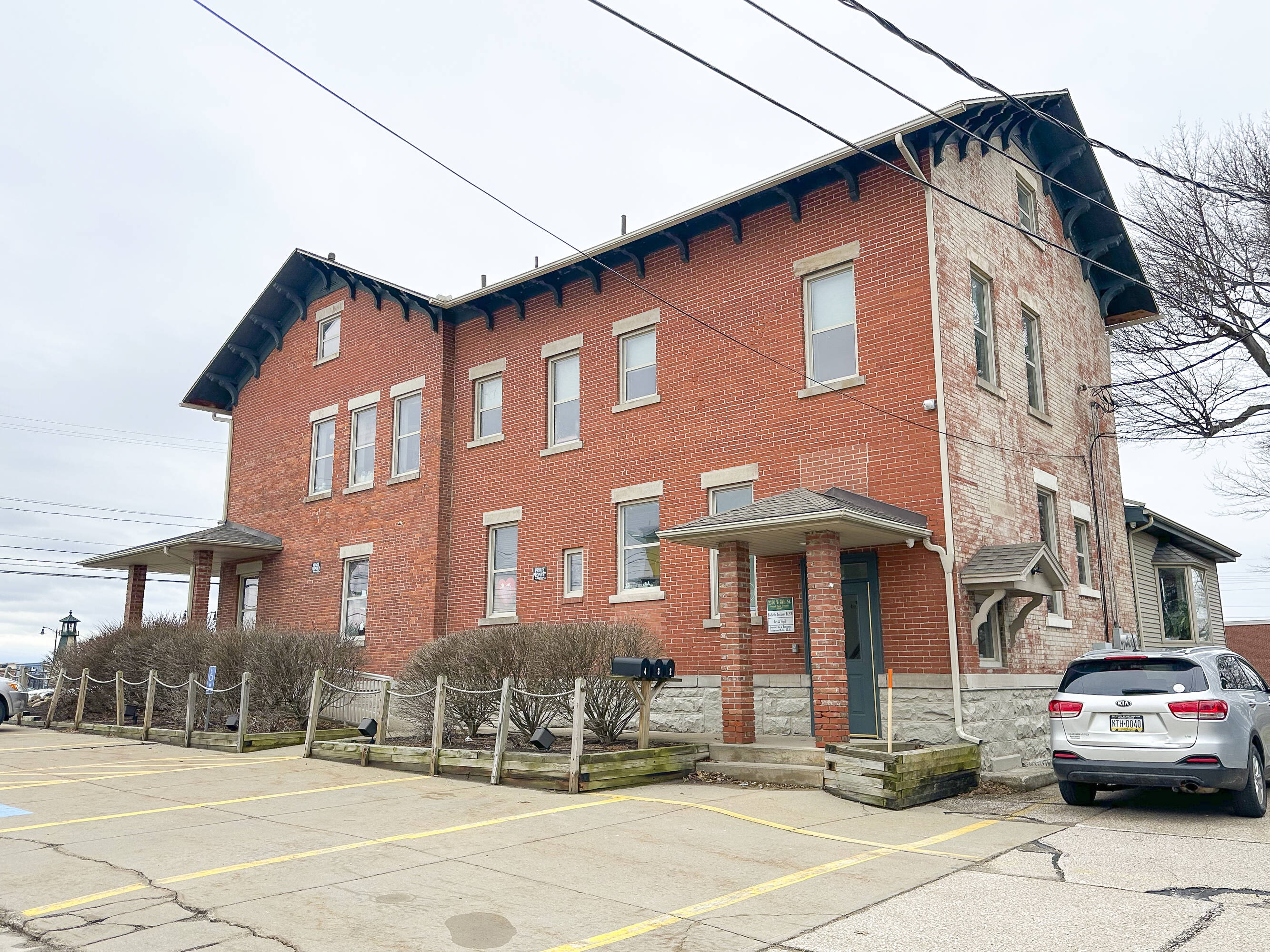 2230 W 8th Street, Erie, PA 16505