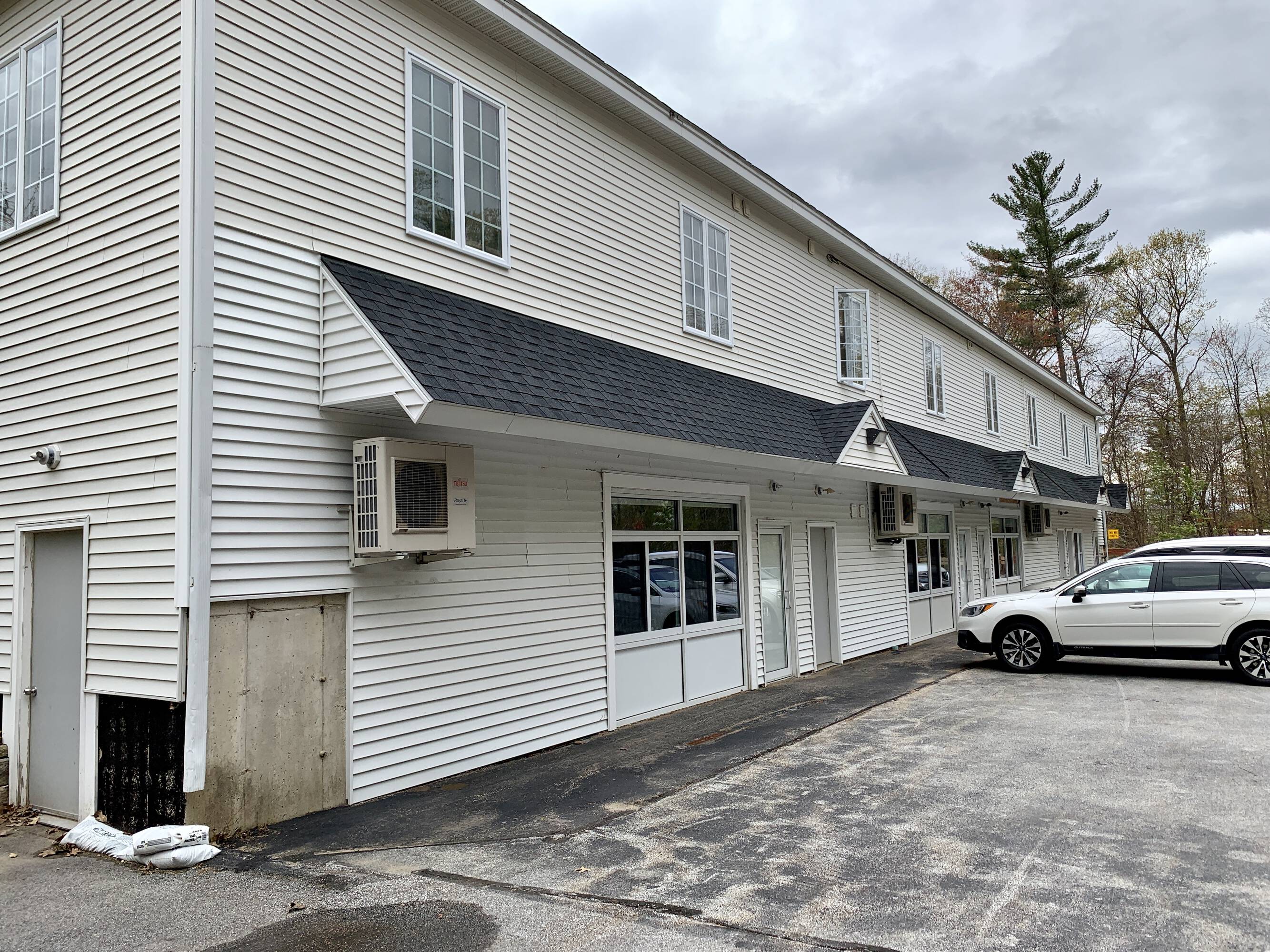 171 Londonderry Turnpike, Hooksett, NH 03106