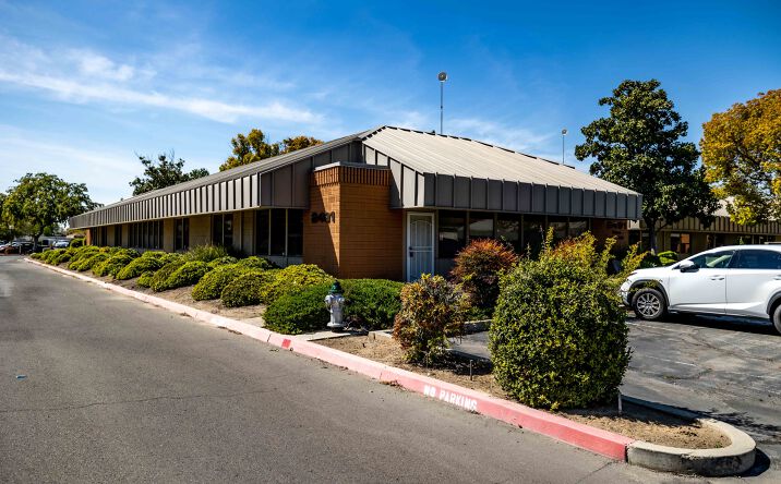 Pictures of Office property located at 2491 W Shaw Ave, Fresno, CA 93711 for lease - image #1
