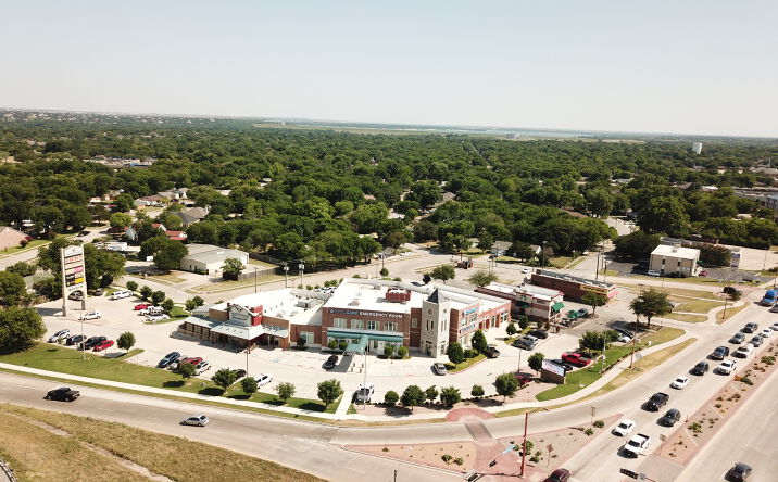 Pictures of Retail property located at 8501 Benbrook Blvd., Benbrook, TX 76126 for lease - image #1