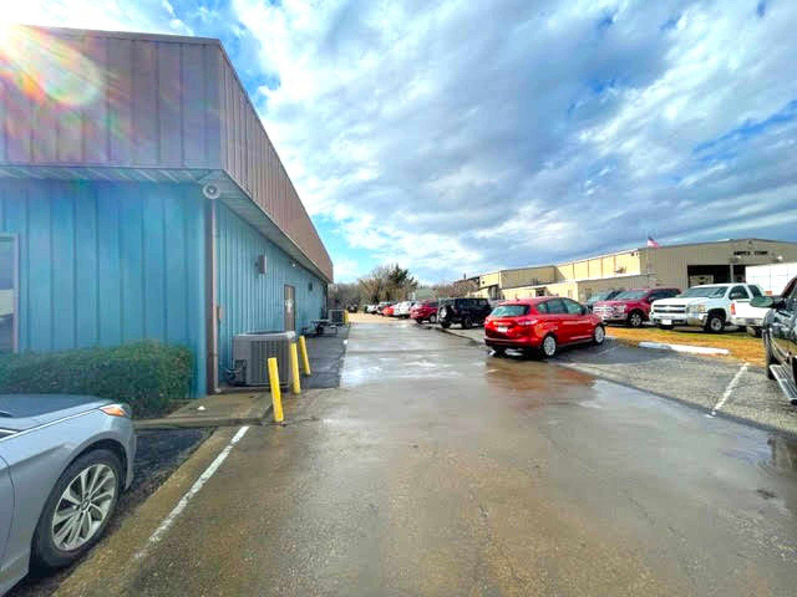 912 E Walnut St, Garland, TX 75040