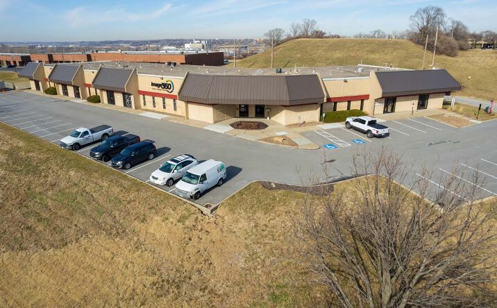 Pictures of Office, Industrial property located at 1134-1150 W. Cambridge Circle Dr, Kansas City, KS 66103 for lease - image #1