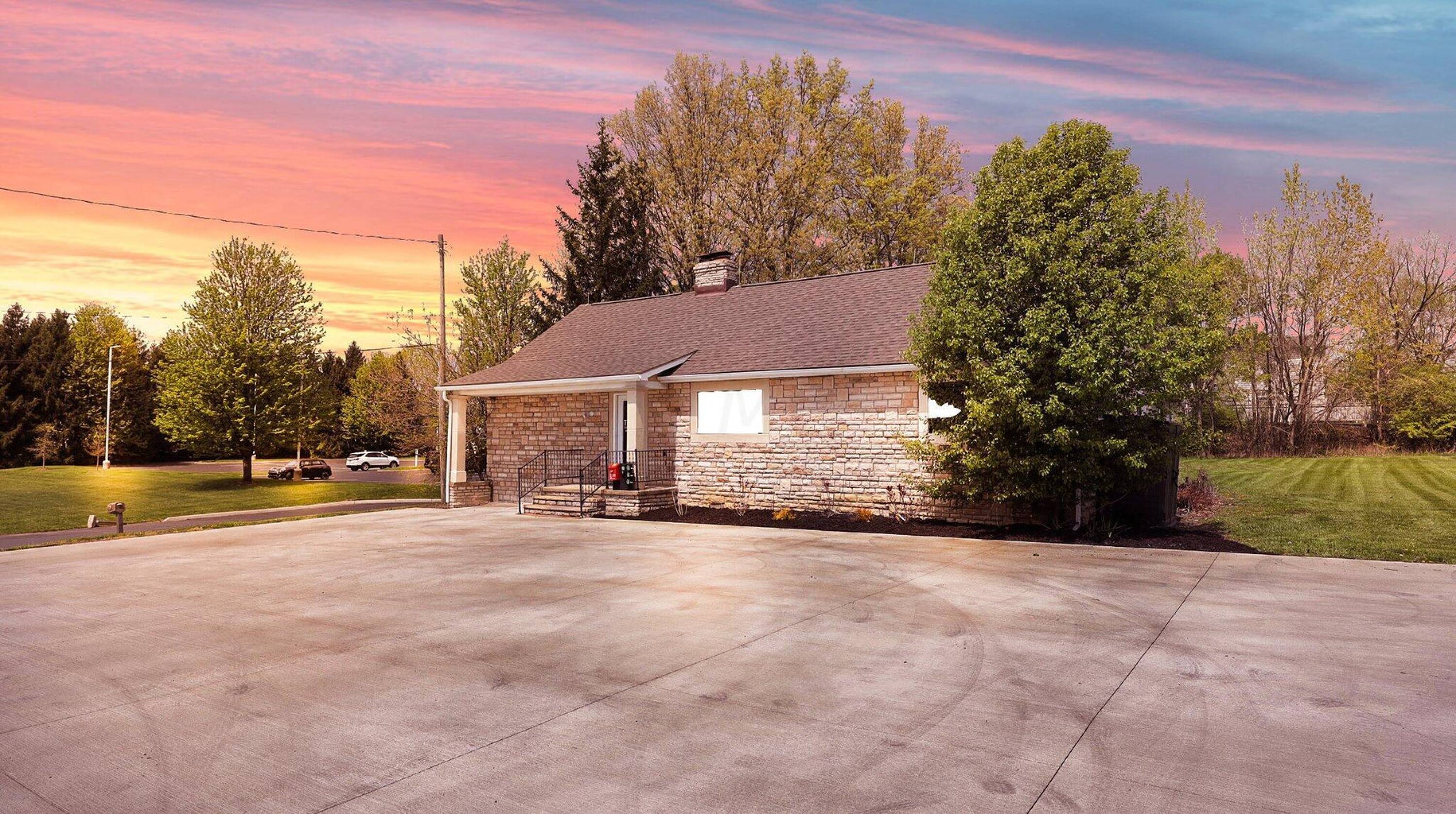 4466 Morse Rd, Columbus, OH 43230