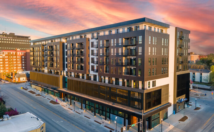 Pictures of Retail, Restaurant property located at 3737 Farnam St, Omaha, NE 68131 for lease - image #1