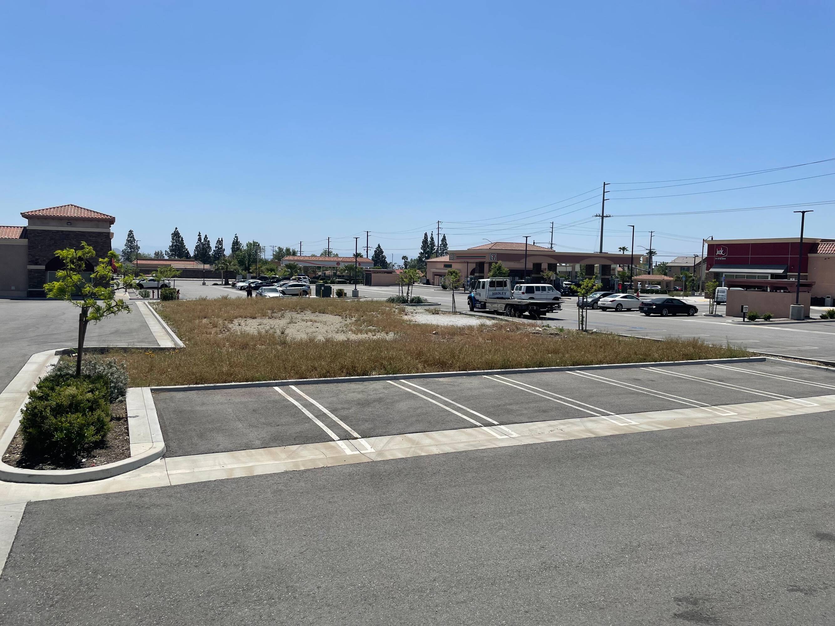 7273 Citrus Ave, Fontana, CA 92336