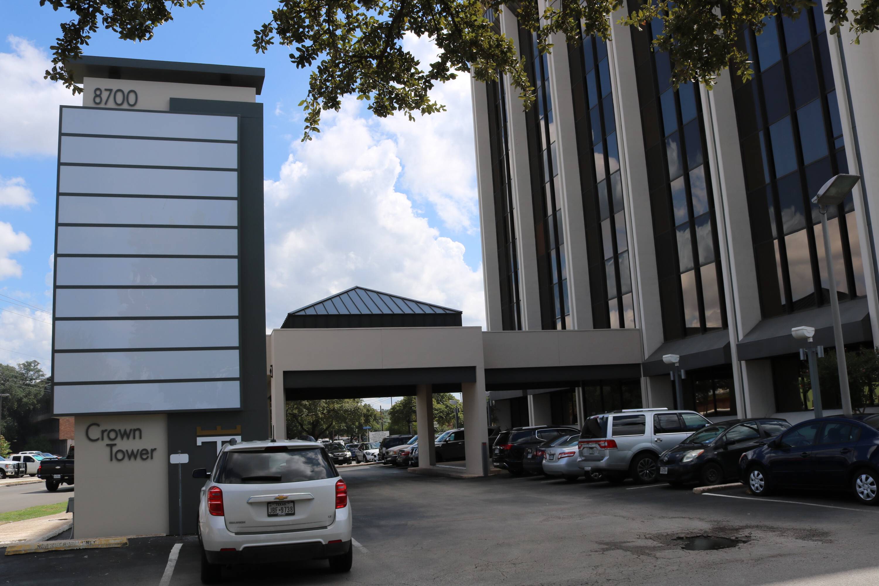 8700 Crownhill Blvd, San Antonio, TX 78209