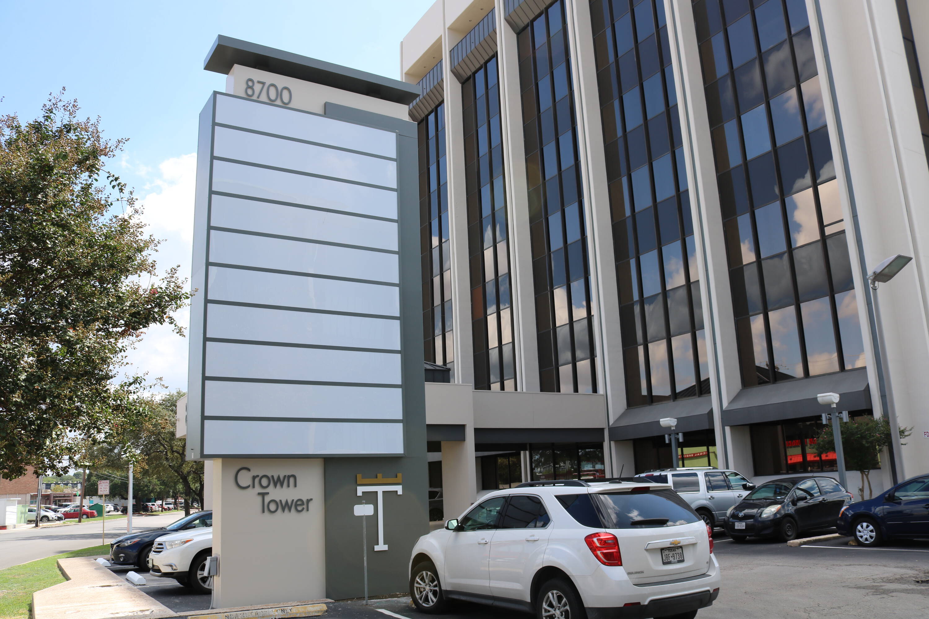 8700 Crownhill Blvd, San Antonio, TX 78209