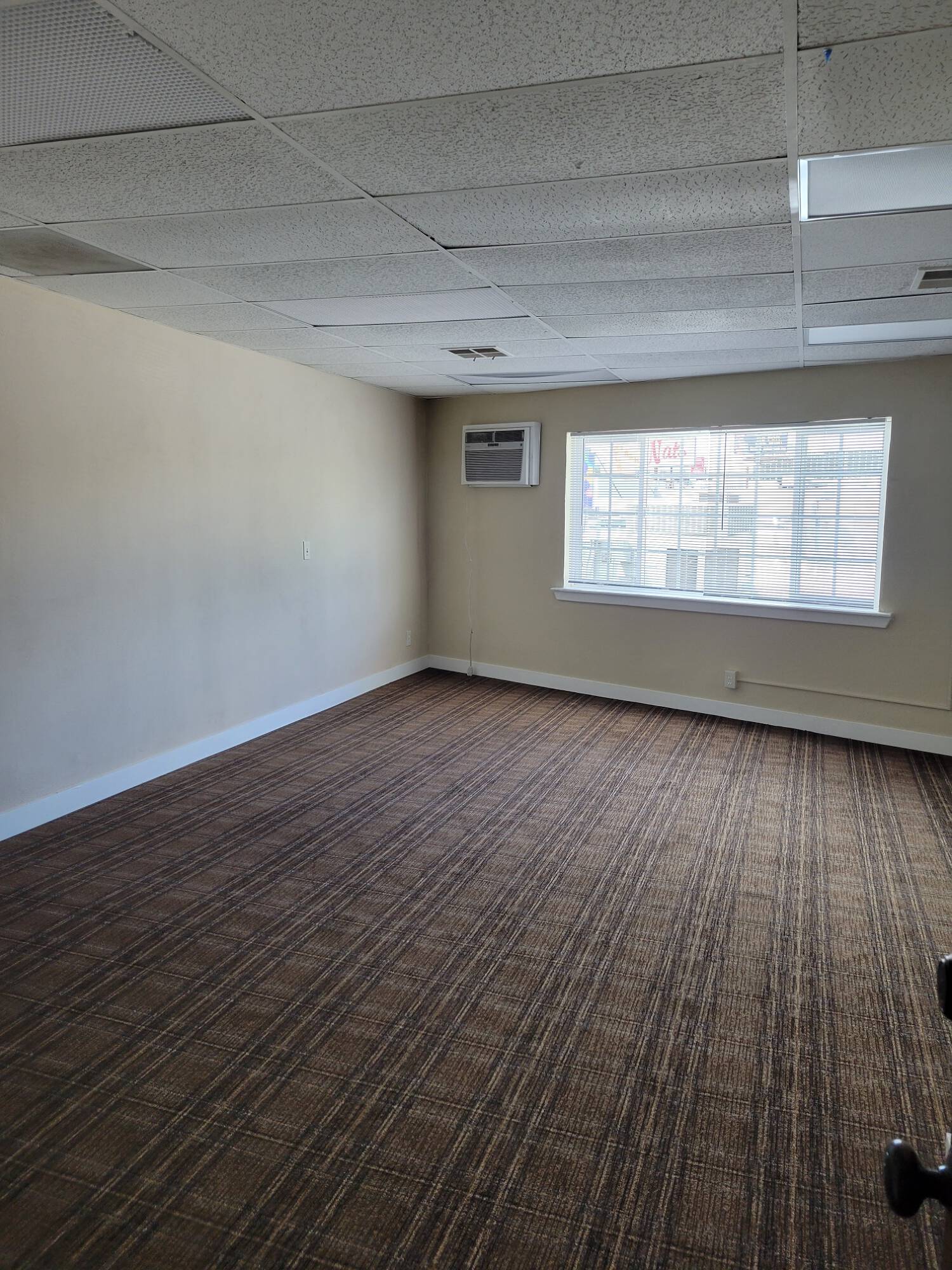 22713 Ventura Blvd, Los Angeles, CA 91364 | Crexi.com