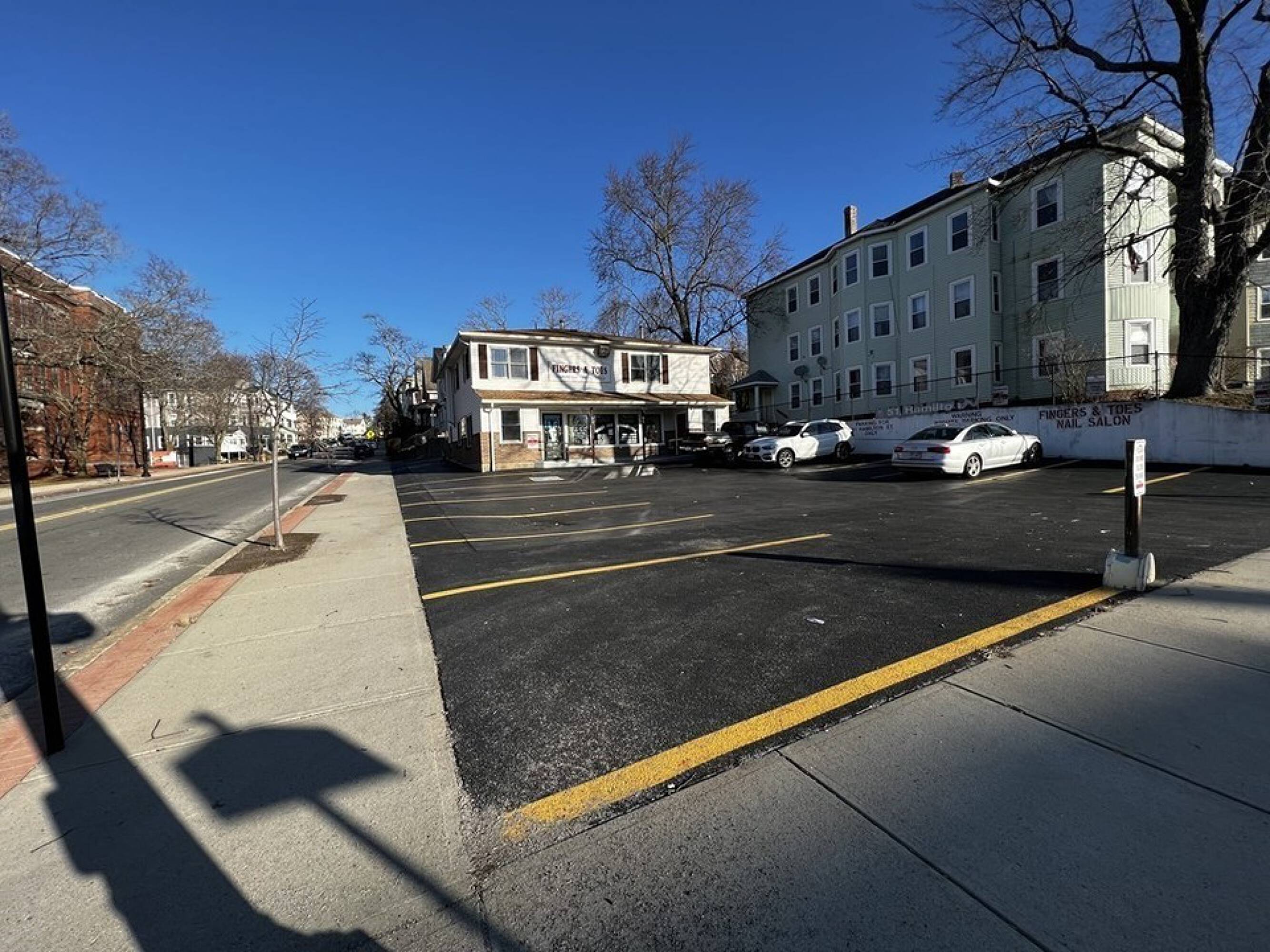 51 Hamilton St, Worcester, MA 01604