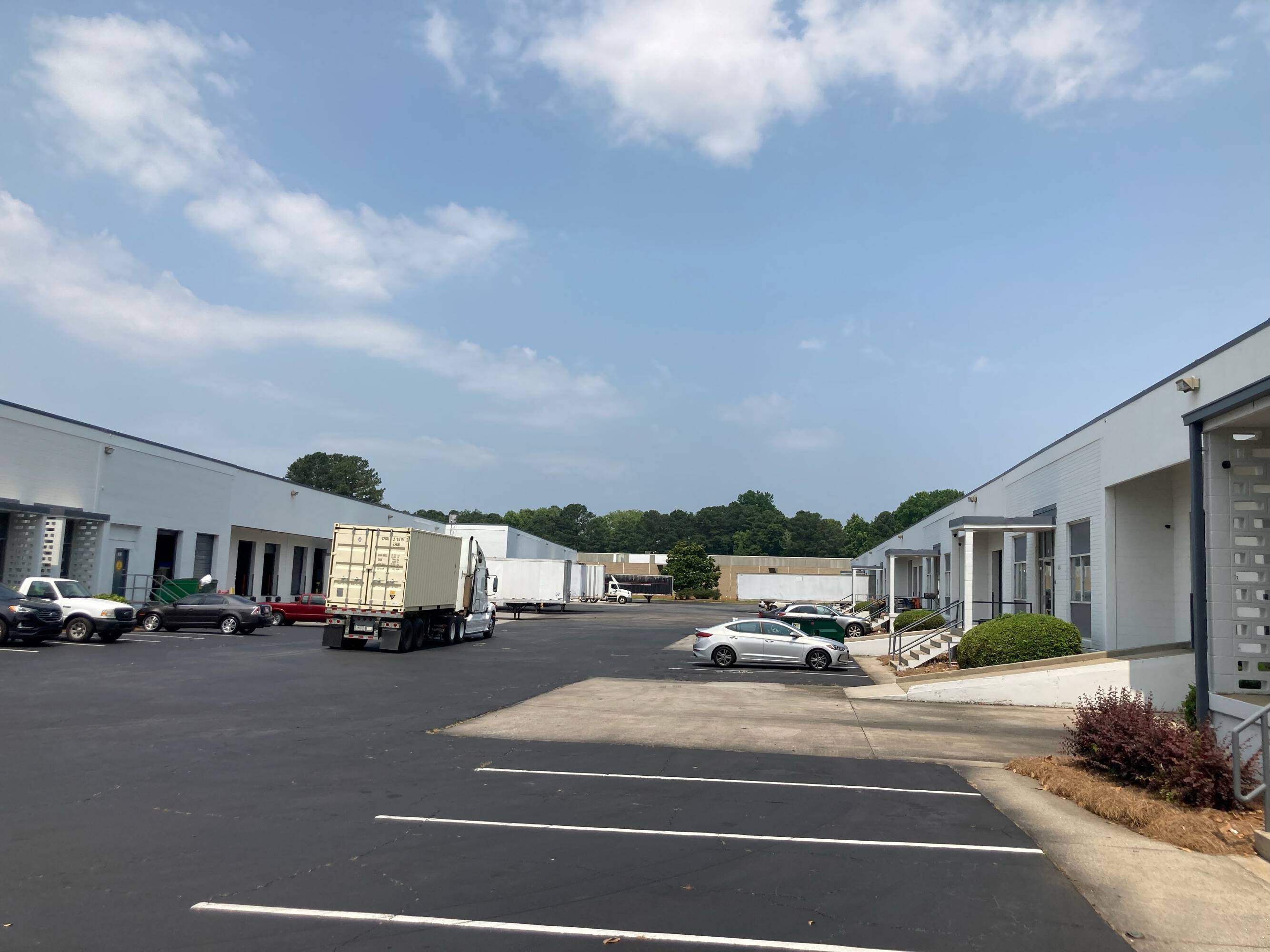 Walgreens On Great Southwest Parkway - rktlbx9