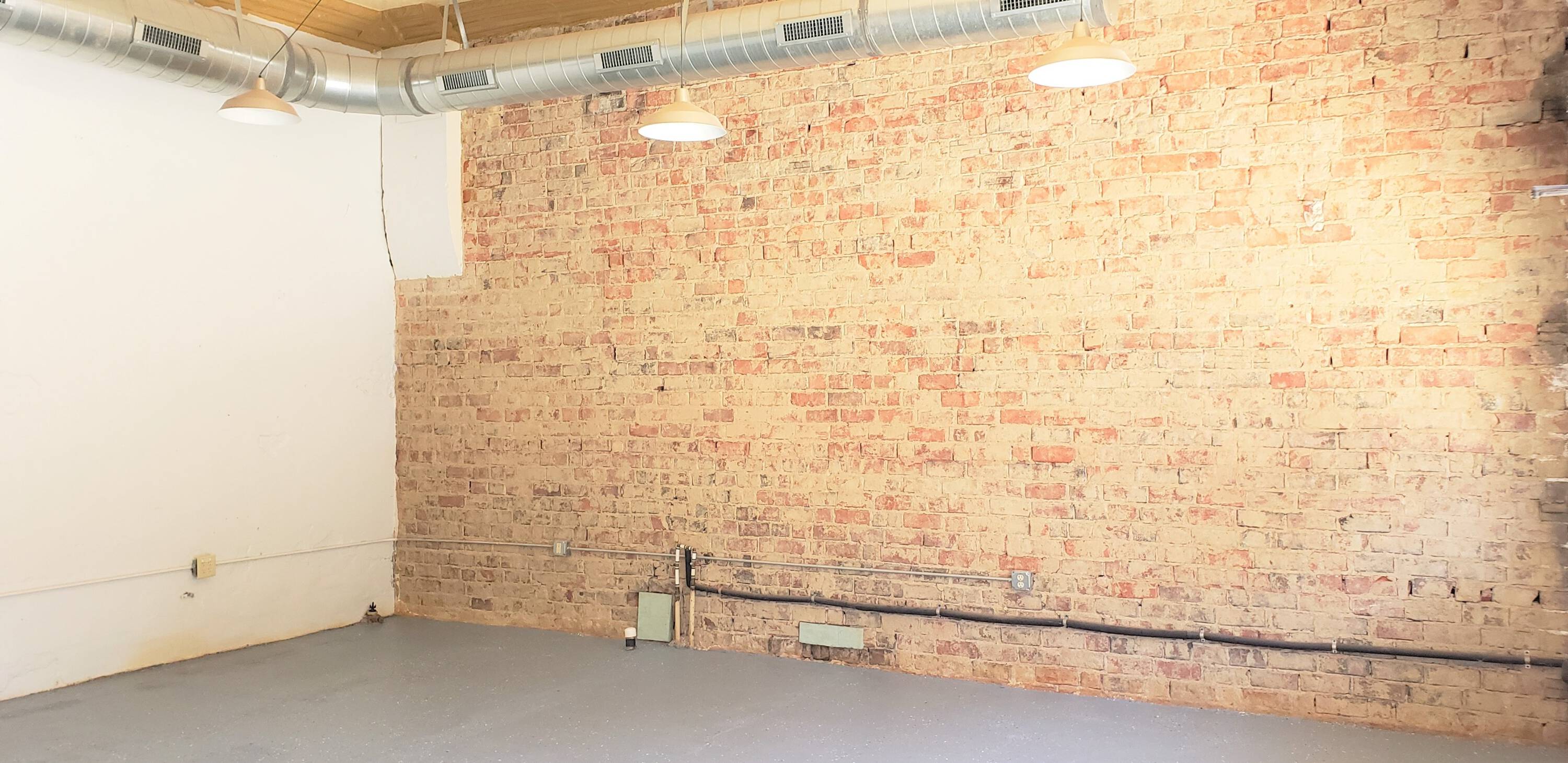 101 N Main St, Kirklin, IN 46050